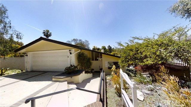 2212 Via Alamitos, Palos Verdes Estates, California 90274, 4 Bedrooms Bedrooms, ,3 BathroomsBathrooms,Residential,Sold,Via Alamitos,PV20098952