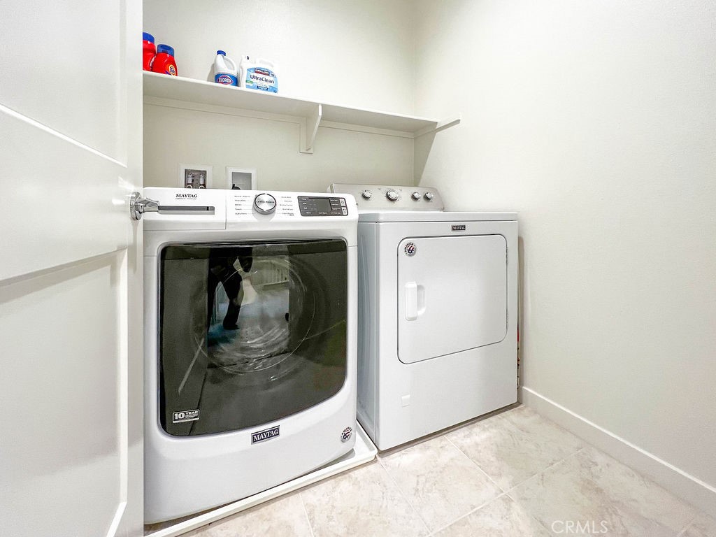 https://media.crmls.org/medias/ecf2dacb-c432-476f-8ca2-4946fb41b4a5.jpg?preset=X-Large