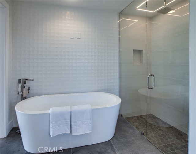 Detail Gallery Image 24 of 26 For 324 Saint Andrews Rd, Newport Beach,  CA 92663 - 5 Beds | 5/1 Baths