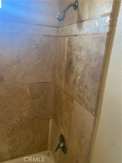 5507 S Manhattan Place, Los Angeles CA: https://media.crmls.org/medias/ecf38f7c-c4f6-48dd-8159-6e5996826104.jpg