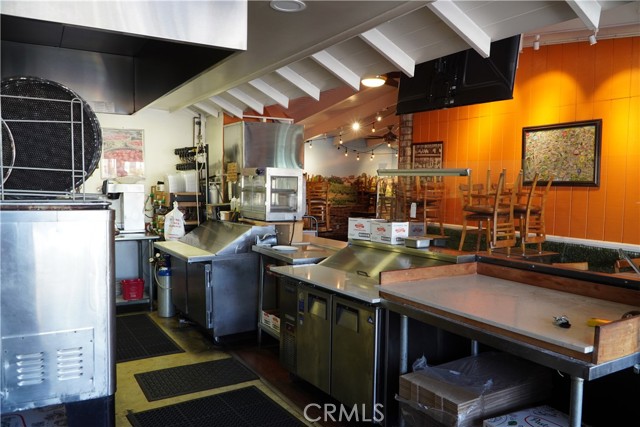124 E Lincoln Ave, Orange CA: https://media.crmls.org/medias/ecf3b6e8-a50d-47a2-8cf0-4328c365340f.jpg