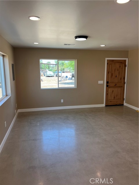 Detail Gallery Image 3 of 13 For 10502 Campbell Ave, Riverside,  CA 92505 - 3 Beds | 2 Baths