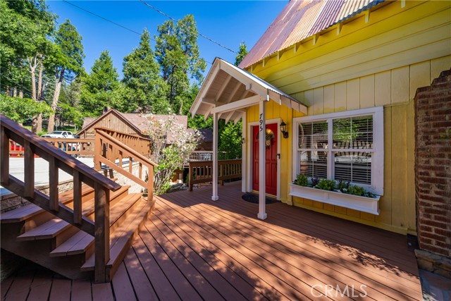 Detail Gallery Image 3 of 38 For 795 Glen View Ln, Twin Peaks,  CA 92391 - 3 Beds | 2 Baths
