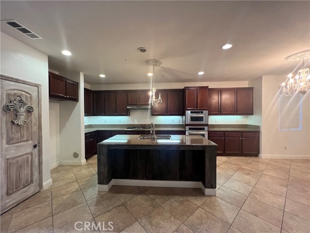 Detail Gallery Image 5 of 34 For 53051 Imperial, Lake Elsinore,  CA 92532 - 4 Beds | 2/1 Baths