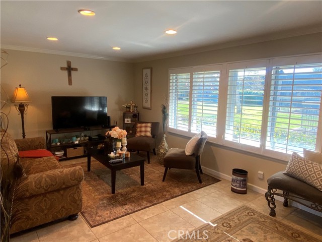 Detail Gallery Image 11 of 44 For 10098 Fall River Ct, Fountain Valley,  CA 92708 - 3 Beds | 2/1 Baths