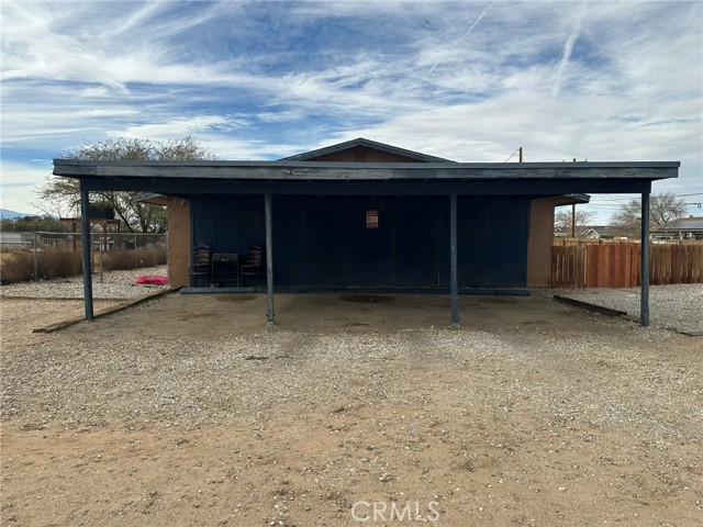 Detail Gallery Image 2 of 17 For 11895 White Ave, Adelanto,  CA 92301 - 6 Beds | 3 Baths