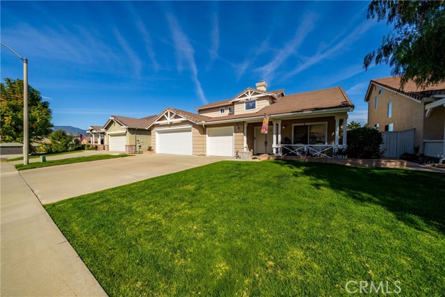 Detail Gallery Image 2 of 46 For 13120 Bay Meadows Ct, Corona,  CA 92883 - 5 Beds | 3 Baths