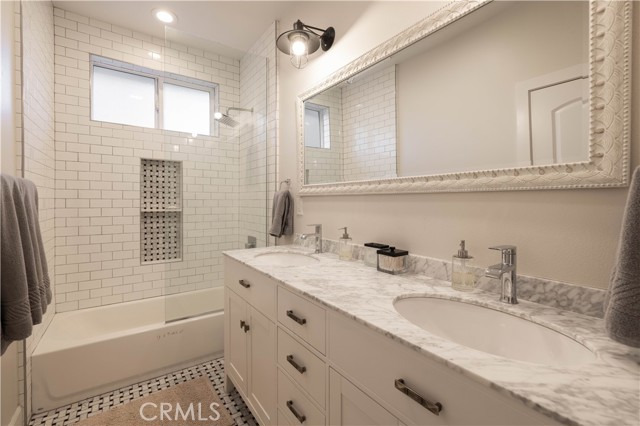 Detail Gallery Image 14 of 33 For 374 Mountainaire Ln, Big Bear Lake,  CA 92315 - 4 Beds | 3 Baths