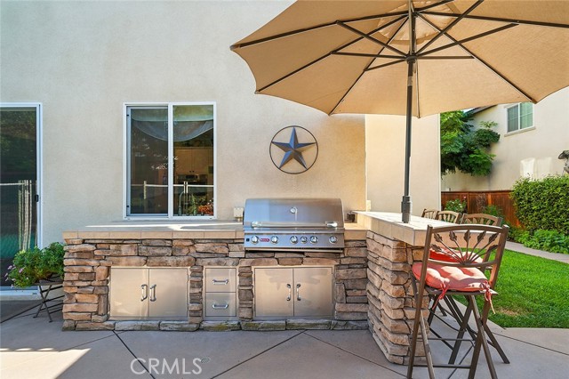 13742 Woodcrest Court, Eastvale CA: https://media.crmls.org/medias/ecf57ca5-538b-44f4-b10c-03a3441b7fdf.jpg
