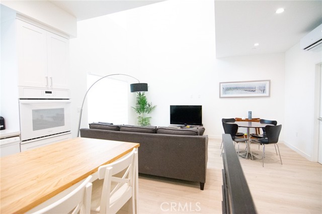 Detail Gallery Image 18 of 53 For 1187 Crenshaw Bld #102,  Los Angeles,  CA 90019 - 2 Beds | 3 Baths