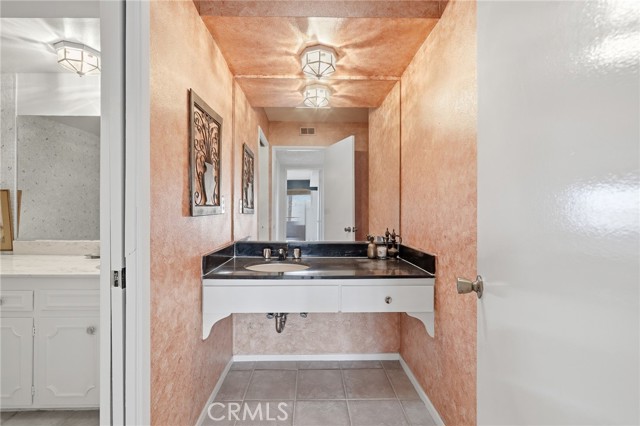 Detail Gallery Image 20 of 50 For 5330 Lindley Ave #305,  Encino,  CA 91316 - 2 Beds | 2 Baths