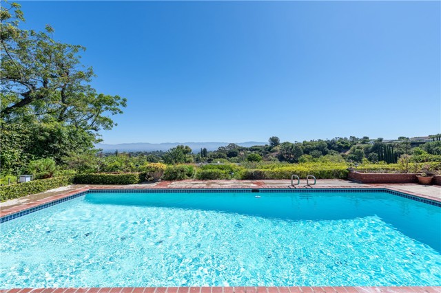 Detail Gallery Image 20 of 26 For 16511 Academia Dr, Encino,  CA 91436 - 3 Beds | 3/1 Baths