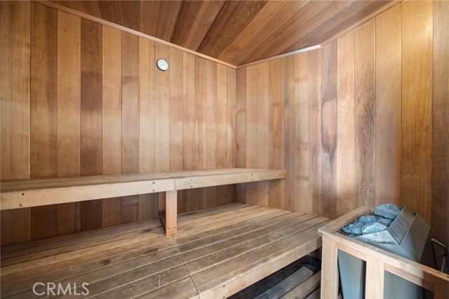 Detail Gallery Image 15 of 21 For 19350 Sherman Way #338,  Reseda,  CA 91335 - 2 Beds | 2 Baths