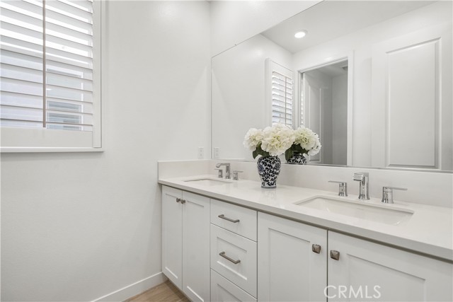 Detail Gallery Image 14 of 25 For 27129 Purple Sage Ct, Valencia,  CA 91381 - 3 Beds | 2/1 Baths