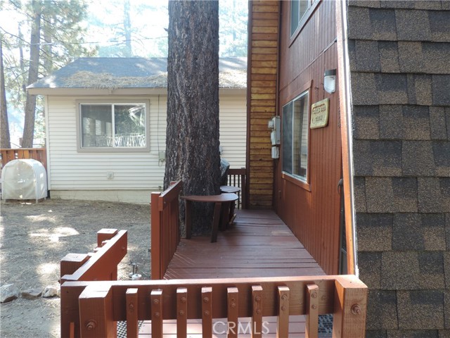 Detail Gallery Image 2 of 18 For 42554 Cedar Ave, Big Bear Lake,  CA 92315 - 2 Beds | 1 Baths