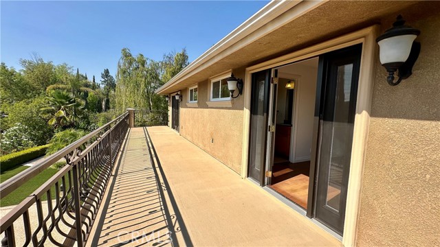 5433 Beeler Avenue, Woodland Hills CA: https://media.crmls.org/medias/ecf6f1d4-9d69-4f62-946a-d84d50589811.jpg