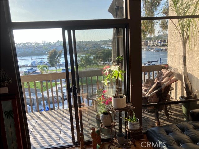 5327 Marina Pacifica N Drive, Long Beach CA: https://media.crmls.org/medias/ecf79bb3-40f6-4b18-b198-1e565af7c70d.jpg
