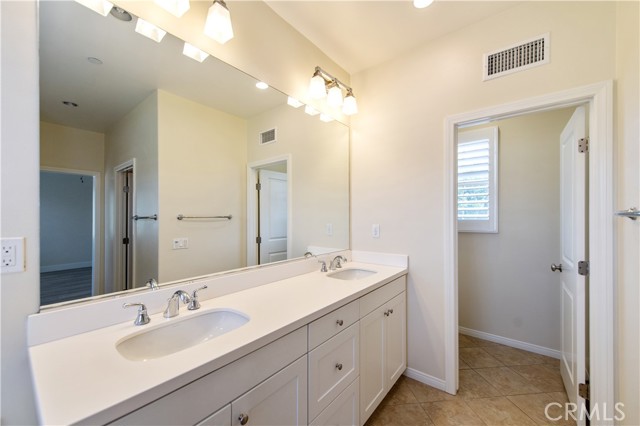 85 Birmingham, Irvine CA: https://media.crmls.org/medias/ecf7d820-f45e-4adc-b310-22a381cf9e10.jpg