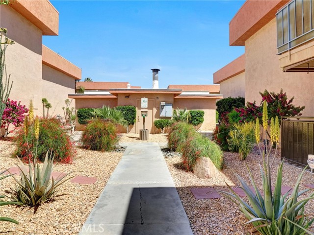 Detail Gallery Image 31 of 42 For 400 N Sunrise Way #224,  Palm Springs,  CA 92262 - 2 Beds | 2 Baths