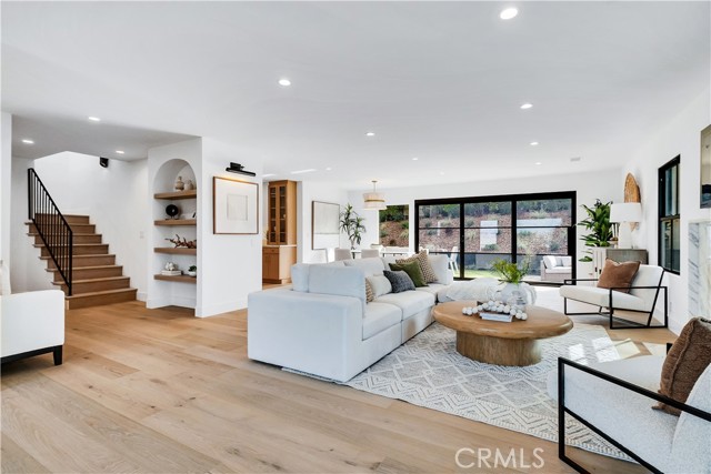 Detail Gallery Image 14 of 51 For 470 Camino De Encanto, Redondo Beach,  CA 90277 - 4 Beds | 3 Baths