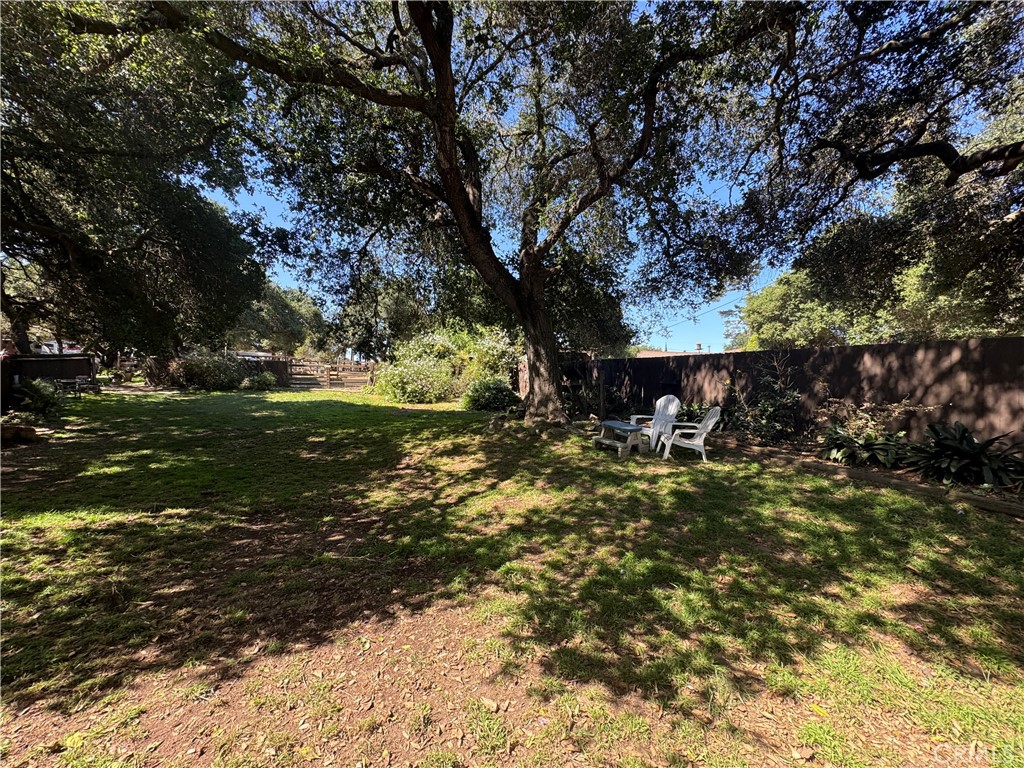 https://media.crmls.org/medias/ecf8d262-3896-4132-8aeb-32a292935279.jpg?preset=X-Large