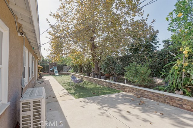 Detail Gallery Image 13 of 16 For 1402 N Parsons, Santa Ana,  CA 92703 - 4 Beds | 2 Baths