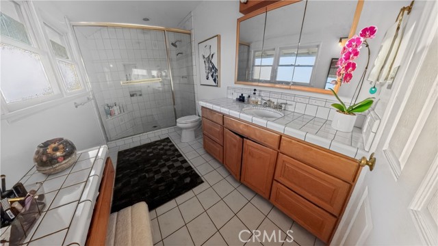 Detail Gallery Image 23 of 34 For 924 Irving Dr, Burbank,  CA 91504 - 4 Beds | 3 Baths