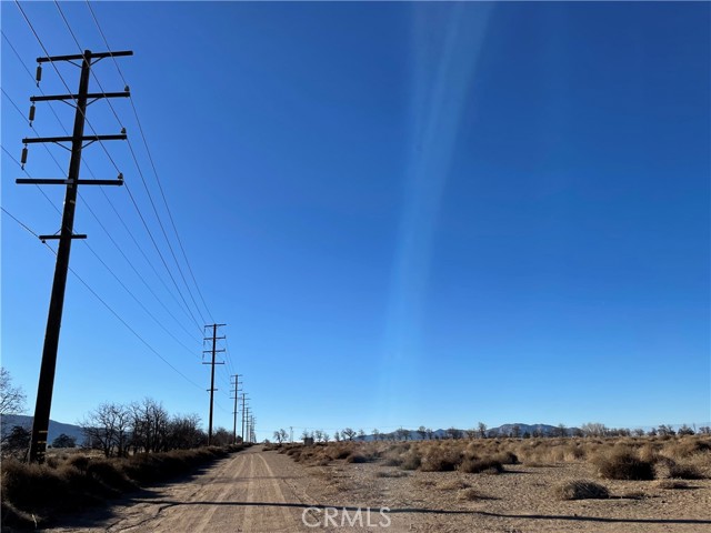 20028 Tehachapi Willow Springs Rd, Tehachapi CA: https://media.crmls.org/medias/ecf97524-f652-43c3-a1e2-07a15e83171c.jpg
