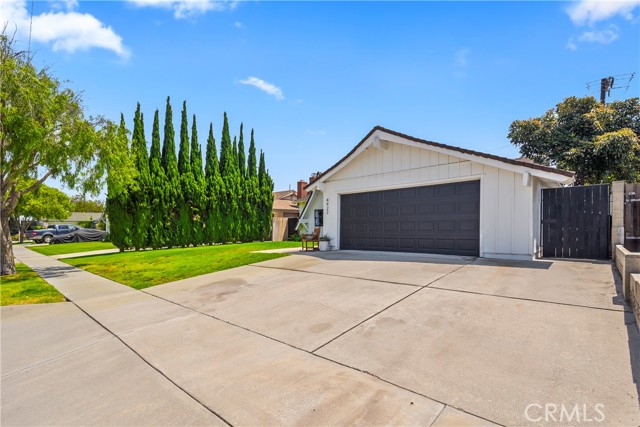 4922 Scenario Drive Drive, Huntington Beach CA: https://media.crmls.org/medias/ecfa517f-ec5d-4345-a3ed-dcc0df128ac8.jpg