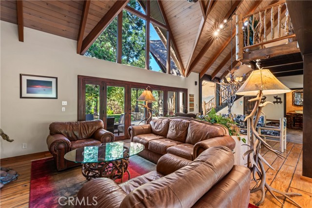 Detail Gallery Image 13 of 74 For 942 Lake Edge Way, Lake Arrowhead,  CA 92352 - 4 Beds | 5/1 Baths