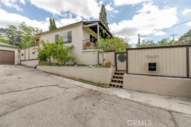 10630 Samoa Avenue, Tujunga CA: https://media.crmls.org/medias/ecfae061-a278-492e-92f3-592da676e612.jpg