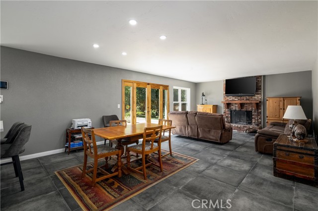 Detail Gallery Image 11 of 49 For 14395 Amorose, Lake Elsinore,  CA 92530 - 4 Beds | 3 Baths