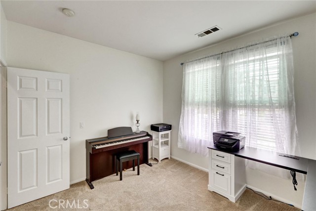 13576 Oxford Ct, Chino CA: https://media.crmls.org/medias/ecfb22ea-3ba7-4fab-befc-b5aab46cce60.jpg