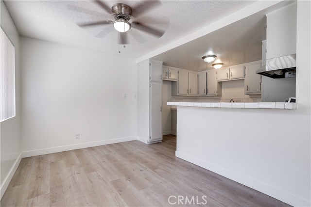 Detail Gallery Image 13 of 21 For 3440 Elm Ave #5,  Long Beach,  CA 90807 - 28 Beds | 14 Baths