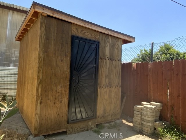 3661 Pacific Avenue, Jurupa Valley CA: https://media.crmls.org/medias/ecfcc399-176a-40fe-a6a4-ca2bdcbcde26.jpg