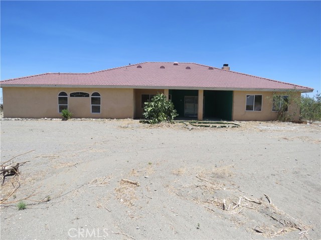 Detail Gallery Image 4 of 23 For 2425 Tokay Rd, Phelan,  CA 92371 - 4 Beds | 3 Baths