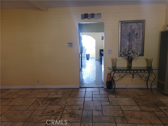 Detail Gallery Image 4 of 40 For 7214 Luxor St, Downey,  CA 90241 - 3 Beds | 2 Baths