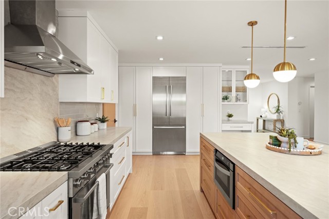 Image 16 of 46 For 15609 Huston Street