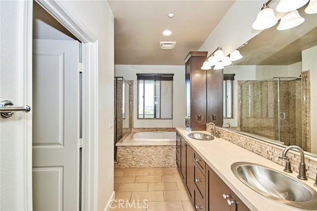 Detail Gallery Image 18 of 30 For 15 Vantis Dr, Aliso Viejo,  CA 92656 - 2 Beds | 2/2 Baths