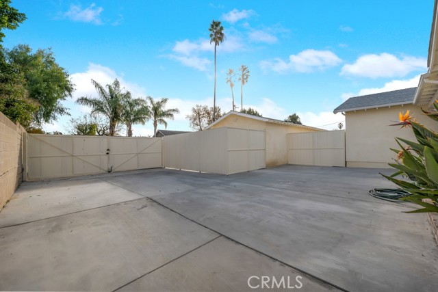 7758 Mason Avenue, Winnetka CA: https://media.crmls.org/medias/ecff9996-ac3a-4061-95d0-0ca32c3b64b0.jpg