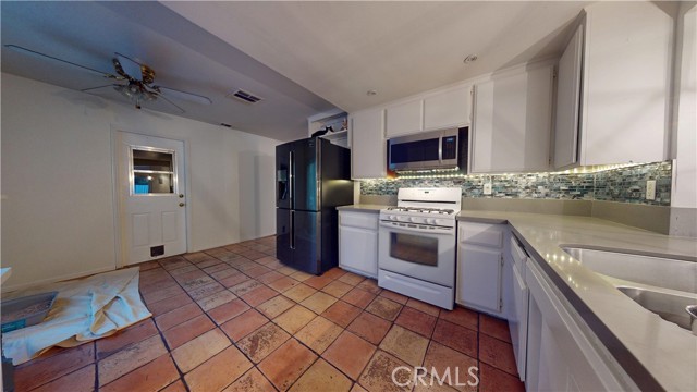 Detail Gallery Image 7 of 33 For 2521 Electric, Upland,  CA 91784 - 3 Beds | 2 Baths