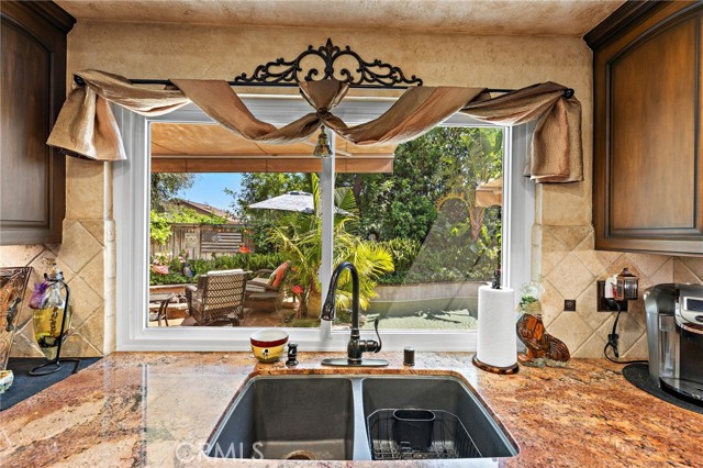 32042 Pleasant Glen Road, Rancho Santa Margarita CA: https://media.crmls.org/medias/ed000ad7-8b6f-4ca4-a298-11b3b792da32.jpg