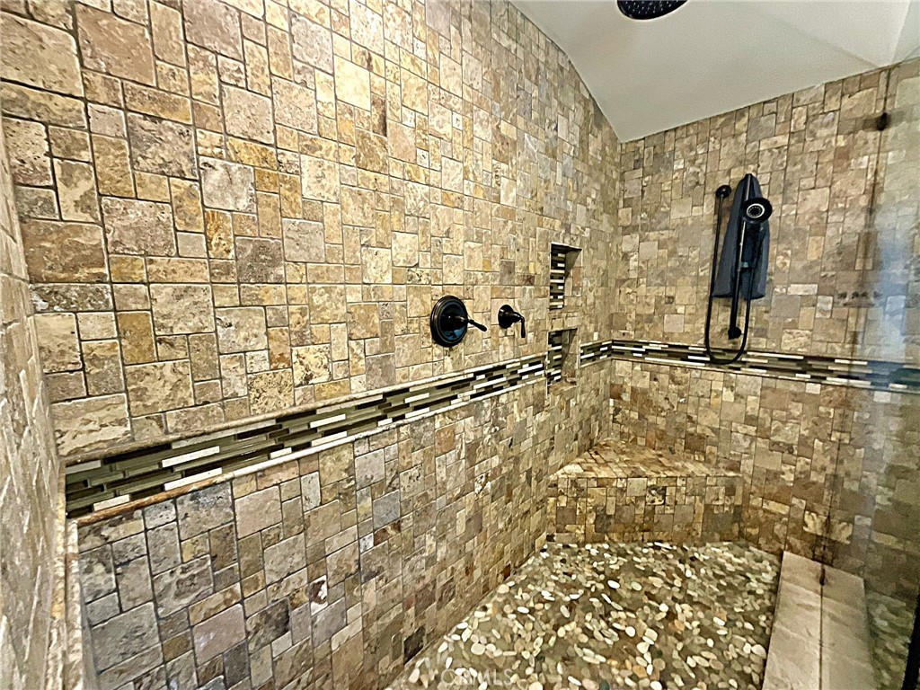 https://media.crmls.org/medias/ed002f02-ed62-4cb4-8a76-b9e1eee50401.jpg?preset=X-Large