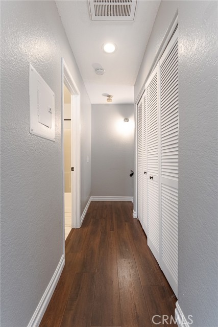 Detail Gallery Image 17 of 34 For 18840 Vista Del Canon a,  Newhall,  CA 91321 - 3 Beds | 2/1 Baths