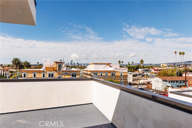 Detail Gallery Image 51 of 75 For 5209 W 20th, Los Angeles,  CA 90016 - – Beds | – Baths