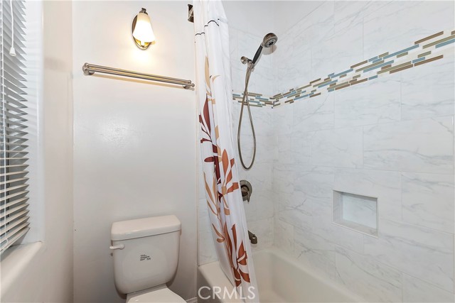 Detail Gallery Image 14 of 33 For 1262 Brentwood Dr, Lake Arrowhead,  CA 92352 - 3 Beds | 2 Baths