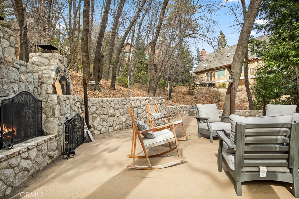 https://media.crmls.org/medias/ed0254d9-fe72-4119-afbd-b030909e7fb5.jpg?preset=X-Large