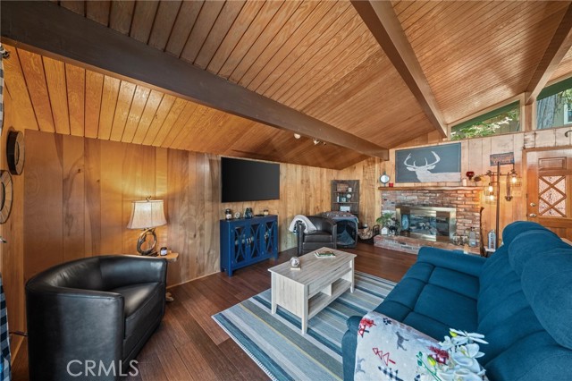 Detail Gallery Image 17 of 39 For 535 Sunderland Ct, Lake Arrowhead,  CA 92352 - 3 Beds | 2 Baths