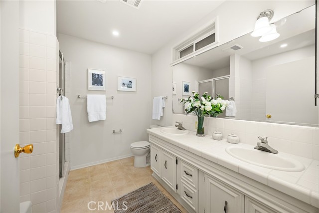 Detail Gallery Image 26 of 49 For 5052 Newcastle, Encino,  CA 91316 - 3 Beds | 2 Baths