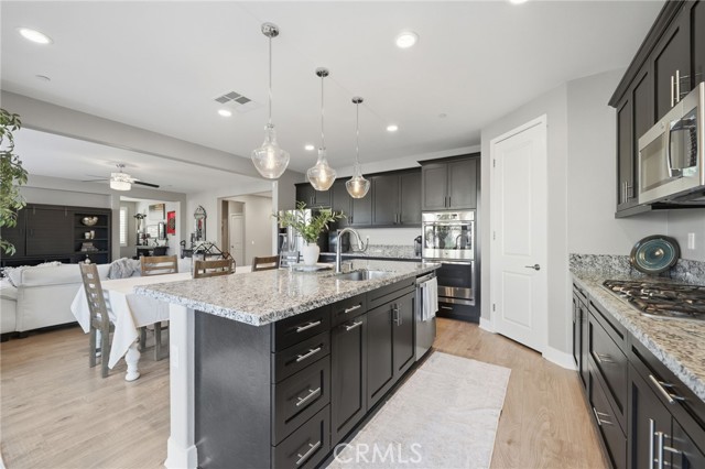 Detail Gallery Image 21 of 68 For 36745 Braken Way, Lake Elsinore,  CA 92532 - 5 Beds | 3 Baths